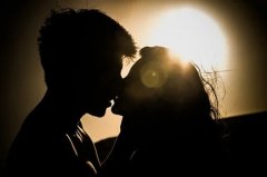 属鼠男对婚外情会认真吗，属鼠男出轨的概率