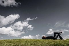 鼠男会睡不喜欢的人吗，鼠男对感情的态度