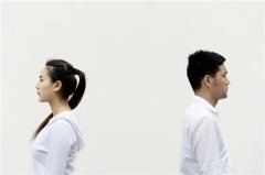 72年属鼠的命中有二婚吗，72年属鼠人为什么会离婚