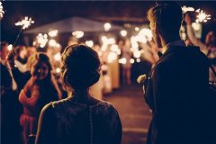 属相不合就该分手吗，夫妻属相不合怎么办