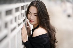 81年属鸡的人哪一年发大财，找准时机财富不断
